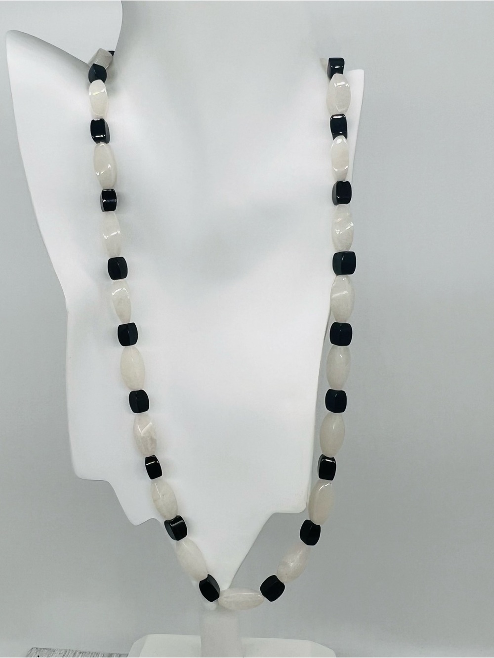 364. Vintage White Quartz and Obsidian Necklace 25” - Women’s Jewelry